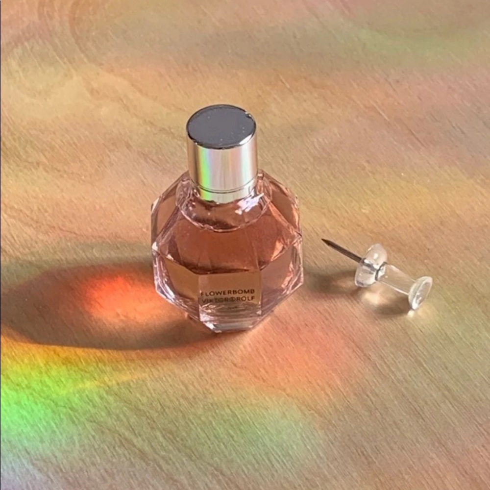 ๐ธ VIKTOR&ROLF Flowerbomb BRAND NEW ๐ธ - Picture 5 of 9